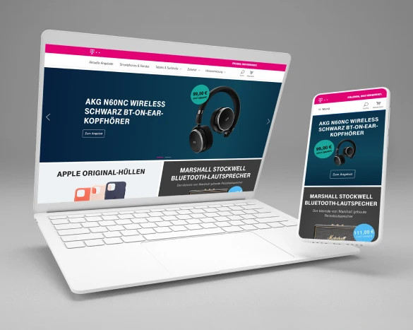 Der Telekom-Shop auf Laptop und Smartphone, mit Angeboten für AKG-Kopfhörer und einen Marshall-Lautsprecher.